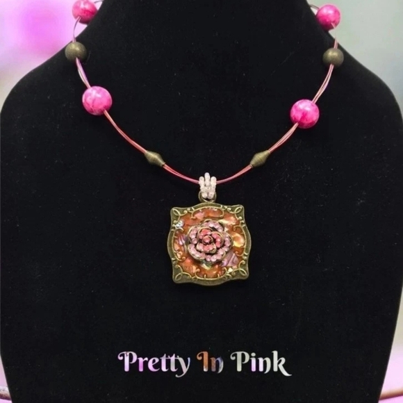 Pretty In Pink Womens Necklace Rhinestones On A Antique Look Metal & Beads Adj - Picture 1 of 10